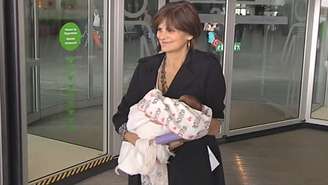 Lina Álvarez se submeteu a um tratamento de fertilização in vitro e sua filha, também chamada Lina, nasceu no dia 10 de outubro pesando 2,4 quilos.
