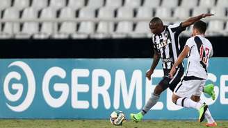 Sassá vem tendo boas atuações nos treinos e nos jogos, após período no ostracismo (Vitor Silva/SSPress/Botafogo)
