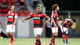 Confira imagens de Berrío com a camisa do Flamengo
