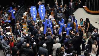 Oposição ao governo protestou na Câmara contra a 'morte da CLT'