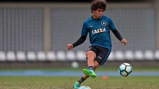 Com dores no ombro, Camilo está fora do clássico (Foto: Vitor Silva/SSPress/Botafogo)