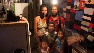  O salário que Reginaldo dos Santos Santana recebe como auxiliar de limpeza é a única renda de sua família