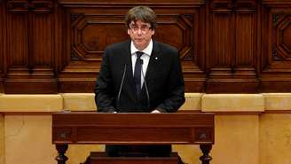 Carles Puidgemont no parlamento regional em Barcelona no dia 10 de outubro de 2017
