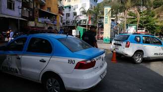 Carros da Polícia Militar no Rio de Janeiro