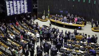Câmara vota prosseguimento da segunda denúncia contra Temer