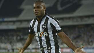 Vinícius Tanque renovou recentemente até 2020 com o clube de General Severiano (Vitor Silva/SSPress/Botafogo)