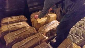Quantidade de droga altamente pura encontrada em malas diplomáticas equivale a mais de R$ 60 milhões, segundo autoridades argentinas