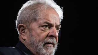 Lula aguarda julgamento de recursos no TRF-4
