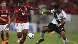 Rodinei fez boa partida e levou o Flamengo ao ataque pelo lado direito (Foto: Paulo Sérgio/Agência F8)