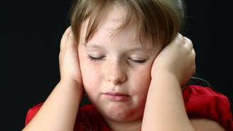 Estimativa britânica é de que cerca de 8% das crianças ouvem vozes com alguma frequência