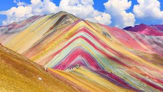 Montanha de Vinicunca, ou de Sete Cores, fica 5,2 mil acima do nível do mar