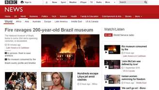 Notícia do incêndio foi principal destaque da capa do site da BBC News