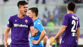 Giovanni Simeone tem brilhado com a camisa da Fiorentina e marcou o terceiro gol da Argentina, no último sábado, contra a Guatemala (Foto: AFP)