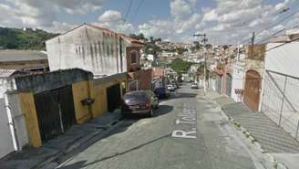 Policiais encontraram corpo de um homem dentro de uma geladeira, em uma residência na rua Tollenare, em Pirituba, na zona norte