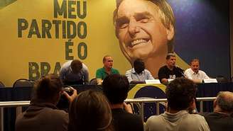 Onyx Lorenzoni (de verde) é cotado para ser ministro da Casa Civil se Bolsonaro for eleito (Foto: Vinícius Faustini)