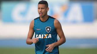Fernandes tem 86 jogos e dez gols pelo Glorioso (Satiro Sodré/SSPress/Botafogo)