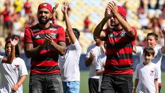 Gabigol e Arrascaeta fazem a festa da torcida do Flamengo antes da estreia no Carioca (Foto: Andre Melo Andrade/AM Press/Lancepress!)