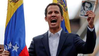 Guaidó é acusado por políticos que governavam o país na era pré-Chávez de estar 'a serviço da esquerda' e 'fazer o jogo de Maduro' ao manter afastados do processo de transição personagens que estiveram mais engajados no combate ao governo bolivariano