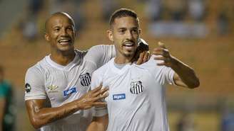 Jean Mota marcou dois gols nesta terça-feira, no Pacaembu, pelo Paulistão (Foto: Anderson Gores/Agência F8)