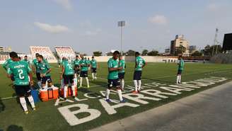 Equipe do Palmeiras durante treinamento, no Estádio Romelio Martinez, em Barranquilla, na Colômbia