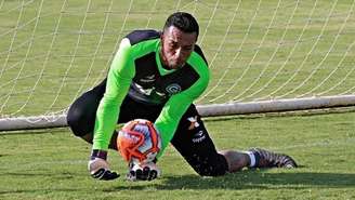 Sidão foi emprestado pelo Goiás até o final do ano