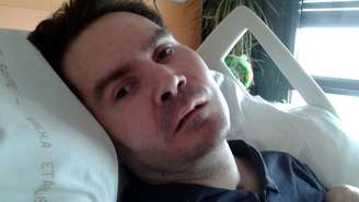 O enfermeiro Vincent Lambert, aqui em foto de 2015, teve sérios danos cerebrais e ficou tetraplégico em 2008, depois de um acidente de moto
