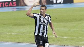 LEI DO EX: Diego Souza deu a vitória ao Botafogo sobre o Vasco (Foto: Paulo Sergio/Agência F8/Lancepress)