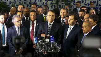 Jair Bolsonaro foi à Câmara dos Deputados para entregar ao presidente Rodrigo Maia o projeto de lei que altera o Código de Trânsito Brasileiro