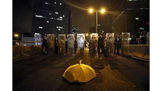 Polícia de Hong Kong prende 1º suspeito de invadir Parlamento