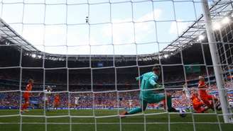 Sari van Veenendaal foi o destaque da Holanda na final com grandes defesas (Foto: Fifa)