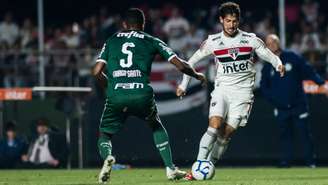 Pato jogou pelo lado esquerdo contra o Palmeiras - FOTO: Maurício Rummens/Fotoarena/Lancepress!