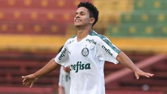 Gabriel Silva marcou o gol da vitória do time sub-17 sobre a Matonense (Fabio Menotti/Ag. Palmeiras/Divulgação)