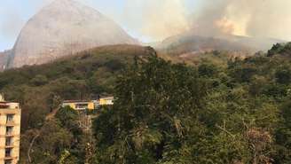 Incêndio atinge área de mata na Reserva Florestal do Grajaú.