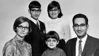 A família de Farouk Al-Kasim teve de fugir para a Noruega para garantir tratamento médico, em 1968. Na época, o Iraque dificultava a saída de funcionários do setor de Petróleo