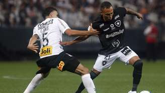 Lucas Campos em ação pelo Botafogo, contra o Corinthians (Foto: Vítor Silva/Botafogo)