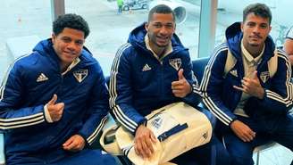 Trio de jovens da base embarca com o grupo para enfrentar o Internacional (Foto: Reprodução/Twitter São Paulo)