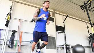 Em recuperação de lesão, Messi ainda não entrou em campo na atual temporada
