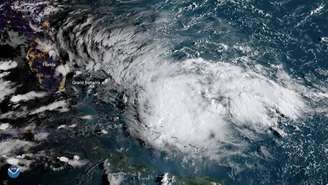 Tempestade Humberto se aproxima das Bahamas