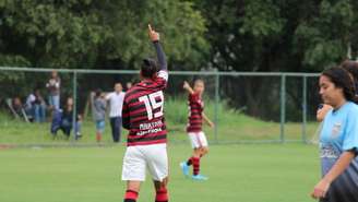 Flamengo comemora um de seus 56 gols marcados neste sábado (Foto: Divulgação Twitter)