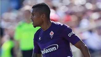 Brasileiro Dalbert, que atua pela Fiorentina, foi vítima de insultos racistas na Itália