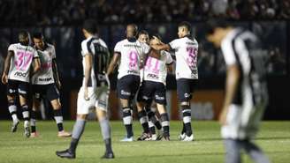Bruno Gomes (camisa 41) na comemoração de seu gol (Foto: Rafael Ribeiro/Vasco)