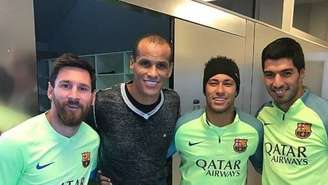 Messi, Rivaldo, Neymar e Suárez juntos em treino do Barcelona
