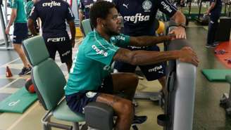 Luiz Adriano fez trabalho de carga na perna direita e não foi a campo nesta sexta (Agência Palmeiras/Divulgação)