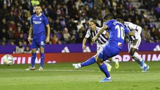 Banega marcou de pênalti o gol da vitória do Sevilla diante do Valladolid (Foto: Reprodução/Sevilla)