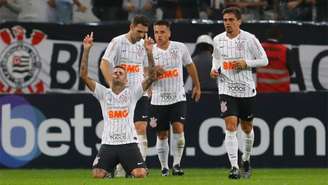 Luan foi o cérebro do time do Corinthians na noite desta quinta (Foto: Ricardo Moreira/Fotoarena)