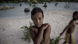 Acredita-se que as ilhas de Kiribati serão engolidas pelo oceano em 10 ou 15 anos, deixando sem lar as mais de 100.000 pessoas que vivem nelas