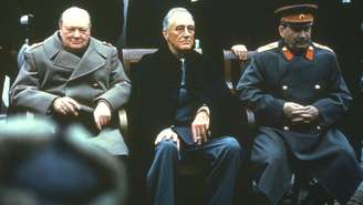 Winston Churchill, Franklin Roosevelt e Joseph Stálin eram os 'Três Grandes' que se reuniram em Yalta para definir o mapa de influências da Europa no pós-guerra