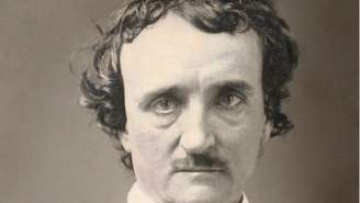 Um dos primeiros escritores americanos de contos, Edgar Allan Poe é considerado o inventor do gênero ficção policial — e, por que não, um profeta