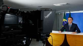 Jair Bolsonaro em pronunciamento em que criticou atos de alguns governadores