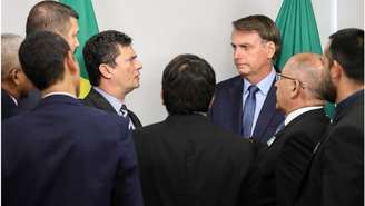 Bolsonaro exonerou Valeixo do comando da PF em decisão publicada no Diário Oficial